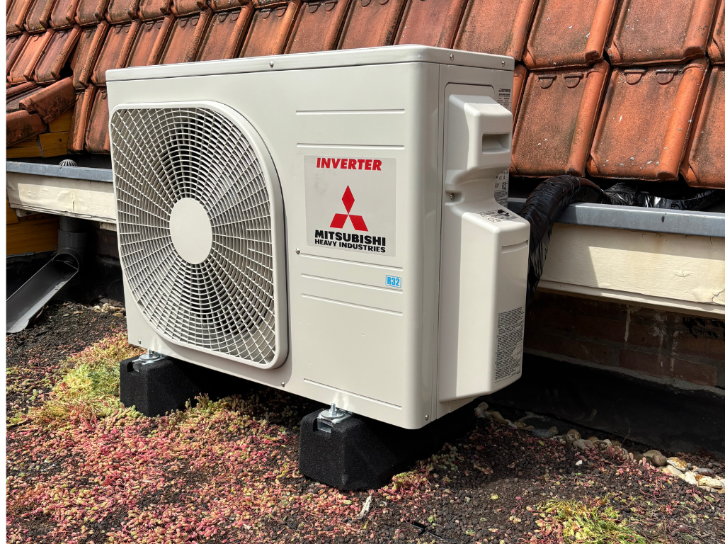 buitenunit van mitshubitshi heavy 4kw